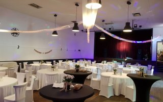 Selters Eisenbach Saalbau Eventlocation partyraum.de 9.jpg Selters Eisenbach Saalbau Eventlocation partyraum.de 9.jpg